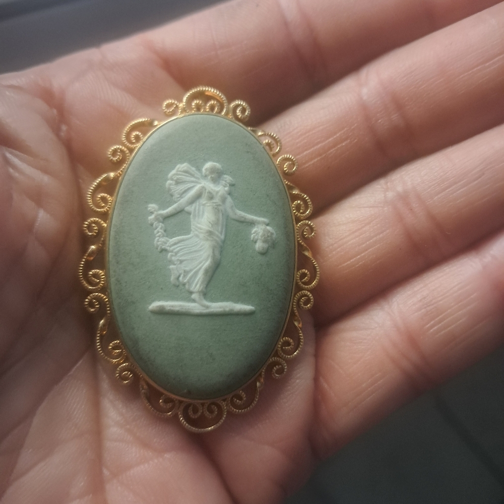 Vintage Green   Jasperware Wedgwood Pin/Brooch B 74